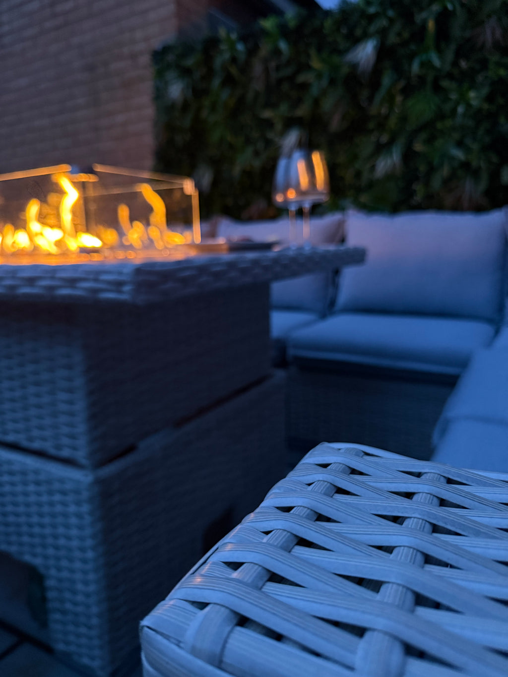 The Willow 🌿 6 Pcs Outdoor Rattan Dining Set Light Grey - Fire-pit Rise And Fall Table