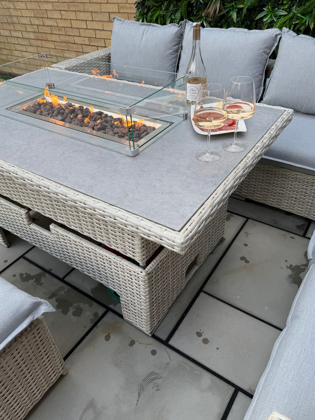 The Willow 🌿 6 Pcs Outdoor Rattan Dining Set Light Grey - Fire-pit Rise And Fall Table