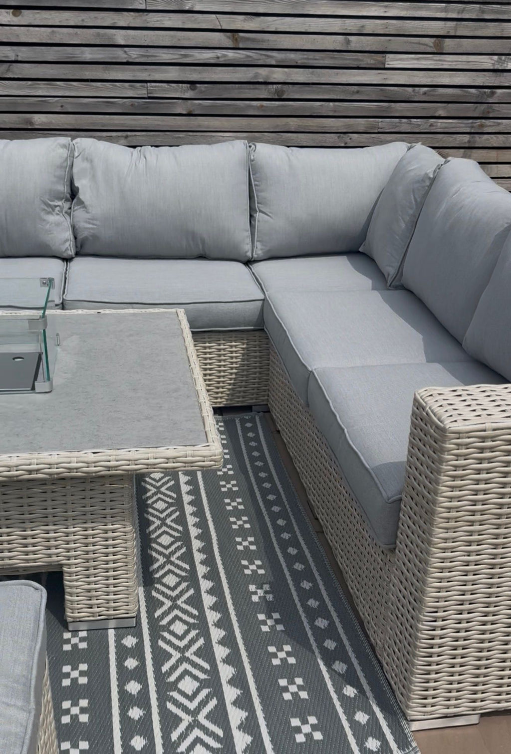 The Willow - 6 Pcs Outdoor Rattan Dining Set Light Grey - Fire-pit Rise And Fall Table