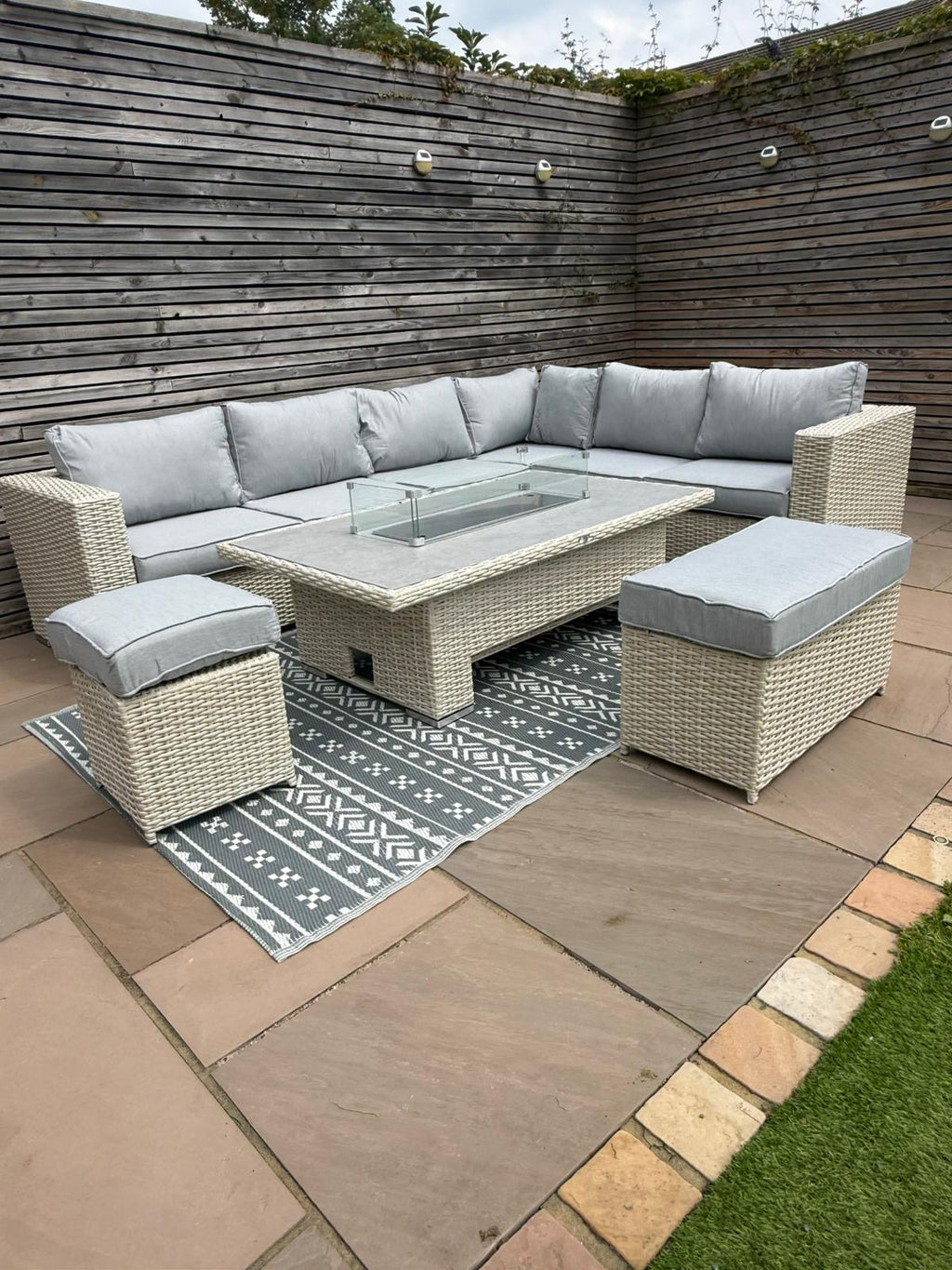 The Willow - 6 Pcs Outdoor Rattan Dining Set Light Grey - Fire-pit Rise And Fall Table