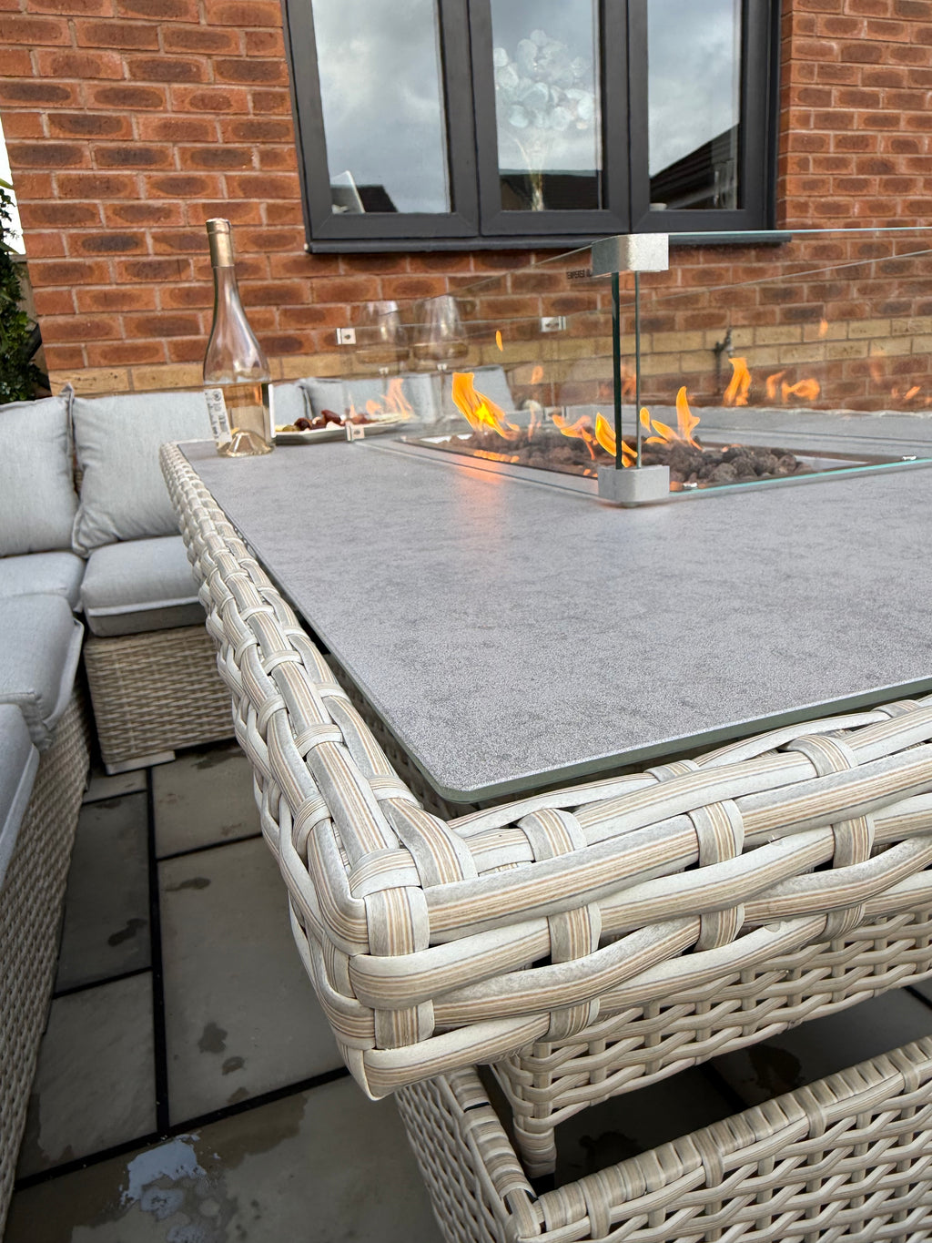 The Willow 🌿 6 Pcs Outdoor Rattan Dining Set Light Grey - Fire-pit Rise And Fall Table
