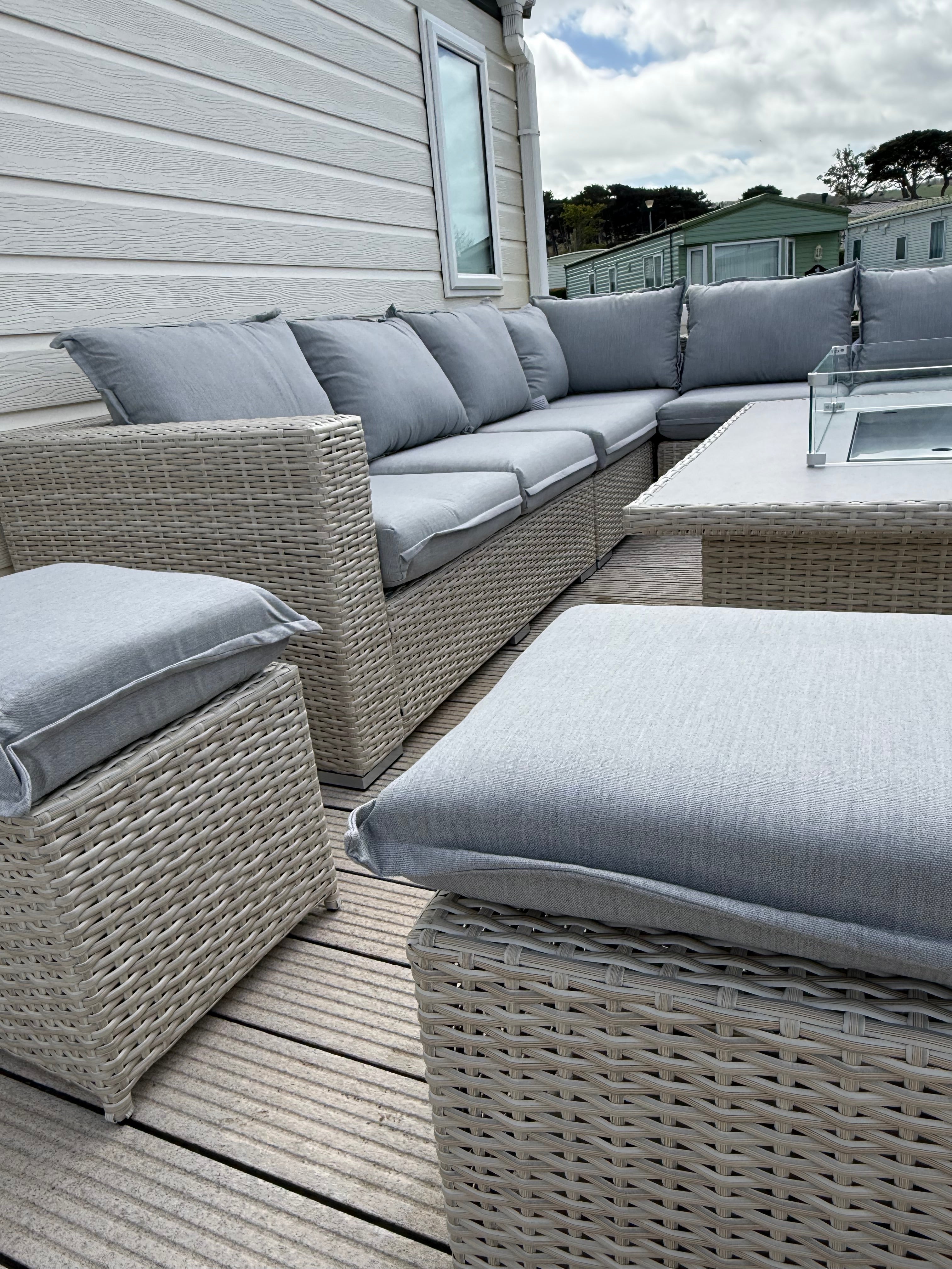 The Willow 🌿 6 Pcs Outdoor Rattan Dining Set Light Grey - Fire-pit Rise And Fall Table