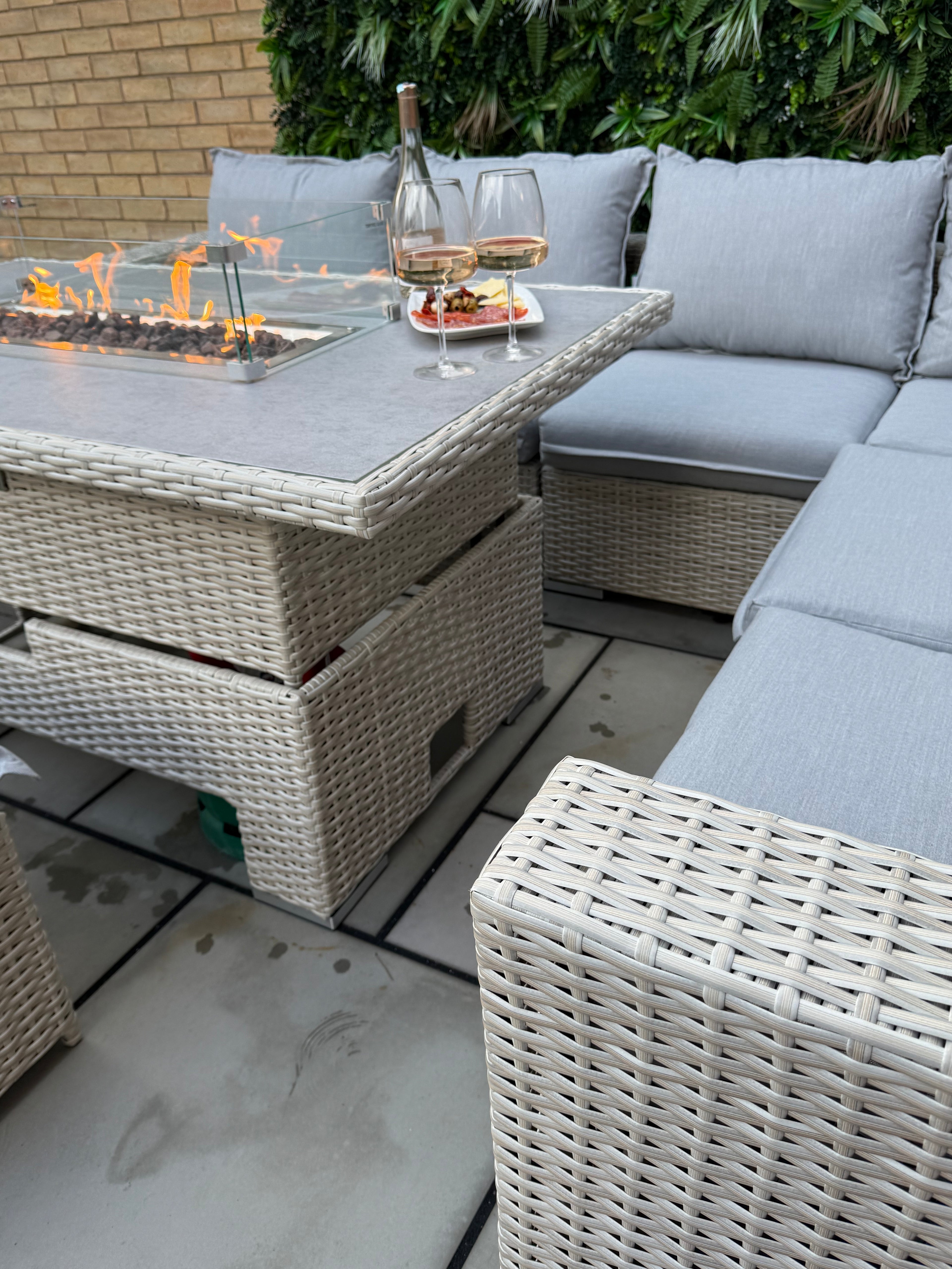 The Willow 🌿 6 Pcs Outdoor Rattan Dining Set Light Grey - Fire-pit Rise And Fall Table