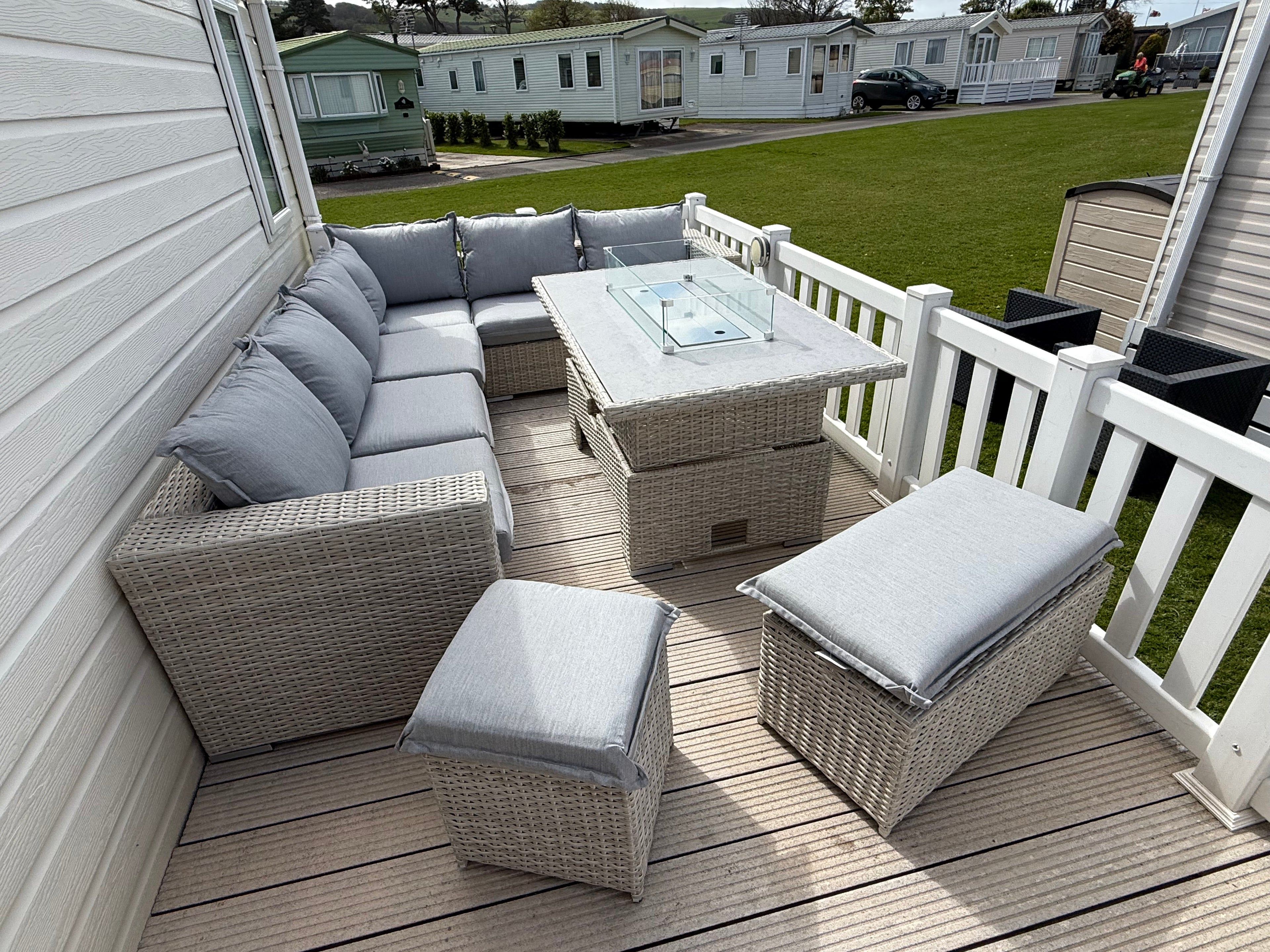 The Willow 🌿 6 Pcs Outdoor Rattan Dining Set Light Grey - Fire-pit Rise And Fall Table